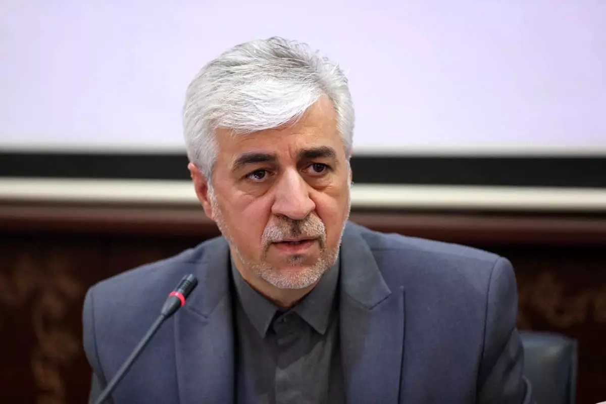  توضیح روزنامه دولت درباره حمله به وزیر مستعفی ورزش: یادداشت ما به دور از انصاف بود / «خوش مشایعت و بد بدرقه بودن» در رفتار سیاسی و اجتماعی برخی از ما ایرانیان رخنه کرده