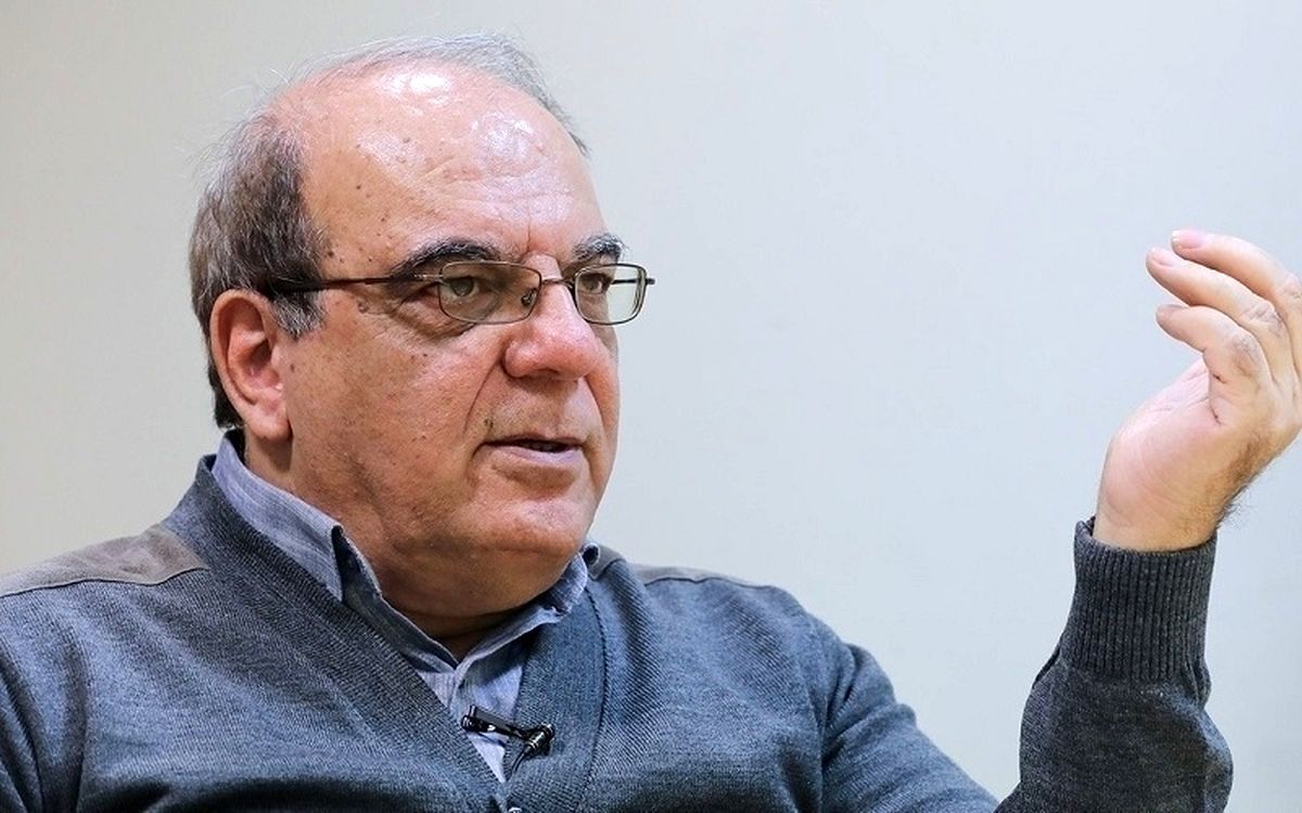  عباس عبدی: صدا و سیما باید منسوبین نزدیک به یک نامزد اصولگرا را تا پایان انتخابات ممنوع از کار کند