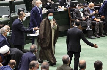  خیز مجلس برای مقابله به مثل با دولت /سفرهای استانی رئیسی «ممنوع»! / محمودزاده، نماینده مهاباد: بخش‌هایی از بخشنامه معاون سابق وزیر کشور لغو نشده است