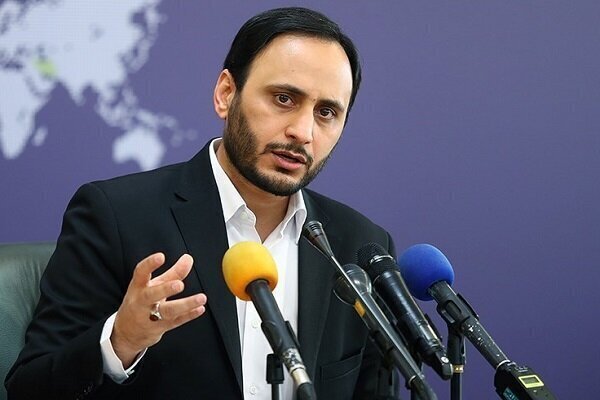  سخنگوی دولت با تشریح اقدامات دولت در خصوص واردات خودرو: آئین نامه‌ای که در دولت تصویب، اما ابلاغ نشده باشد، نداریم