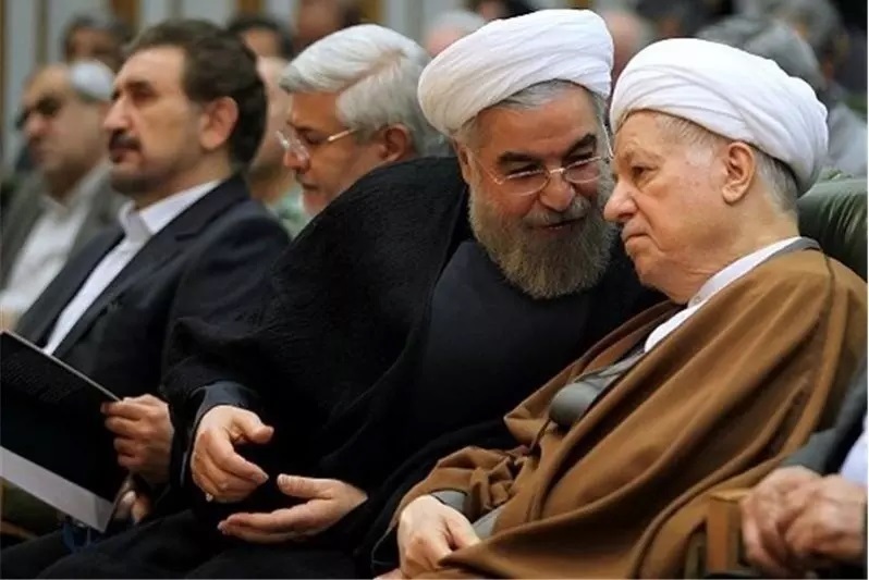 حسن روحانی: در مجلس خبرگان چهارم جناح تندرویی در تهران شایع کرده بودند که ما باید دنبال خبرگان منهای هاشمی - روحانی باشیم / فهرست ۱۶ نفره دیگری درست کرده بودند که اسم ما در آن نبود