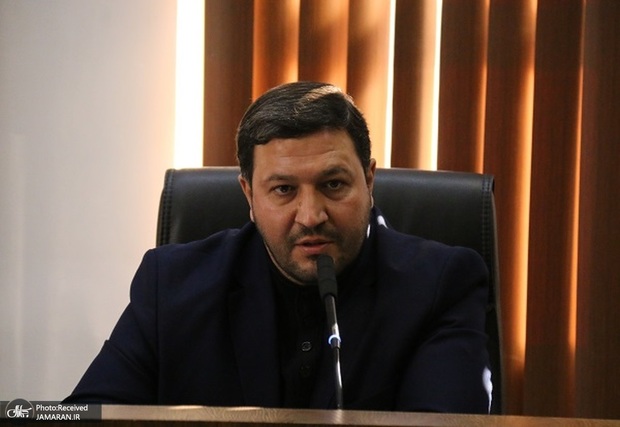  عضو هیات رئیسه مجلس: اصلی‌ترین دغدغه مردم معیشت است/ از دولت خواهش می‌کنیم از اقتصاد دولتی و دستوری فاصله بگیرد/ تورم در بازار باعث کوچک شدن سفره مردم شده است/ مردم اظهار رضایت کامل نسبت به عملکرد مجلس و دولت ندارند