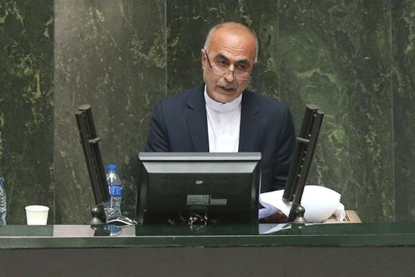 فیروزی، نماینده مجلس: نیاز کشور به هواپیما با ناوگان موجود هماهنگی ندارد / بسیاری از هواپیما‌های زمین‌گیر به علت کمبود قطعه و تحریم دچار مشکل شده‌اند / ۵۵۰ فروند هواپیما داریم، اما حدود ۱۵۰ فروند فعال هستند  