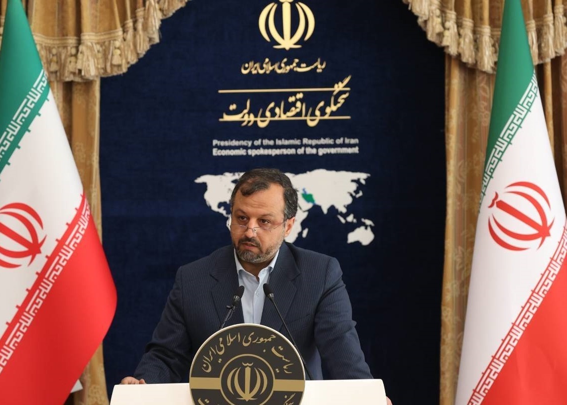 وزیر اقتصاد: تورم در مسیر بلندمدت کاهشی است / حرکت اقتصاد در مسیر ثبات و پیش‌بینی‌پذیری تداوم دارد / رشد اقتصادی بدون ‎نفت یک درصد بیشتر شد / از دام سرمایه‌گذاری منفی و صفر خارج شدیم / نرخ ‎بیکاری در پاییز امسال به ۷.۶ درصد کاهش یافته