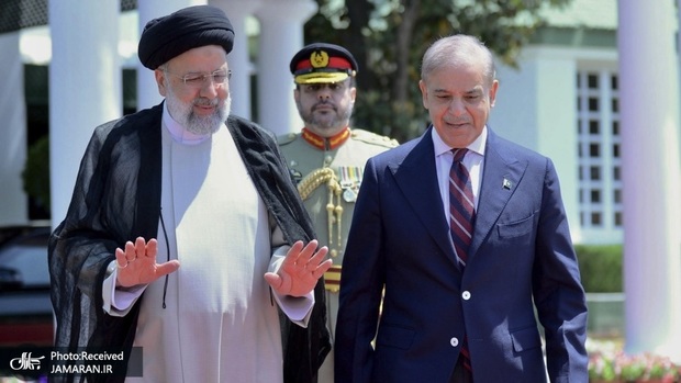  در سفر ابراهیم رئیسی به پاکستان چه می گذرد؟/ از تعریف نقشه راه مشترک برای مبارزه با تروریسم تا تلاش برای توسعه تجارت رسمی دوجانبه / لاهور و کراچی میزبان رئیس جمهور ایران