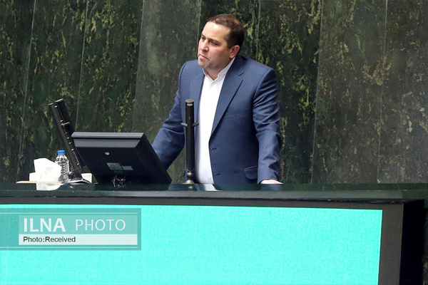  نظری خانقاه در جریان استیضاح وزیر صمت: مجلس امروز بین دفن خود و ماندن وزیر صمت باید یکی را انتخاب کند