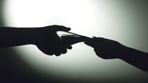 فیلترینگ مانند کنه به جان مردم افتاده‌است افشاگری یک نماینده مجلس:« بازار سیاه فیلترینگ دست افراد معمولی نیست!»