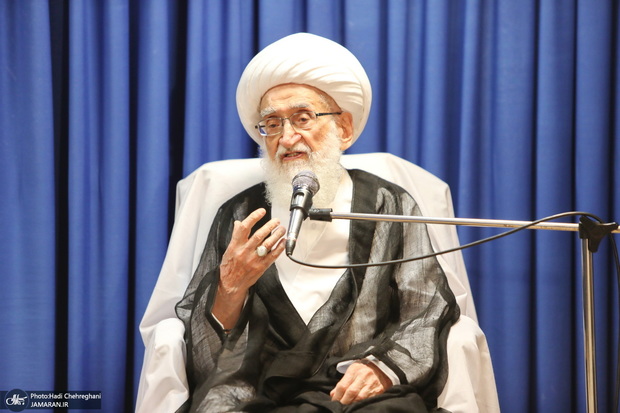   آیت‌الله العظمی نوری همدانی: فقر نباید در جامعه وجود داشته باشد/ دستاوردهای دولت باید در سفره مردم دیده شود/ امام راحل بر موضوع فقرزدایی و گسترش عدالت در جامعه تاکید داشتند