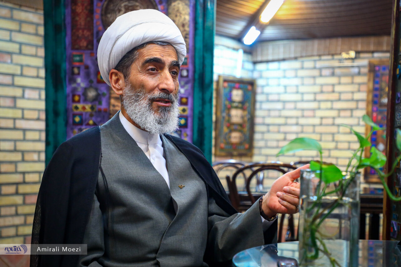  هادی صادقی: مجتهدین برای ثبت نام در مجلس خبرگان احتیاط می کنند /می‌گویند چرا آبروی خود را در طبق اخلاص بگذاریم!