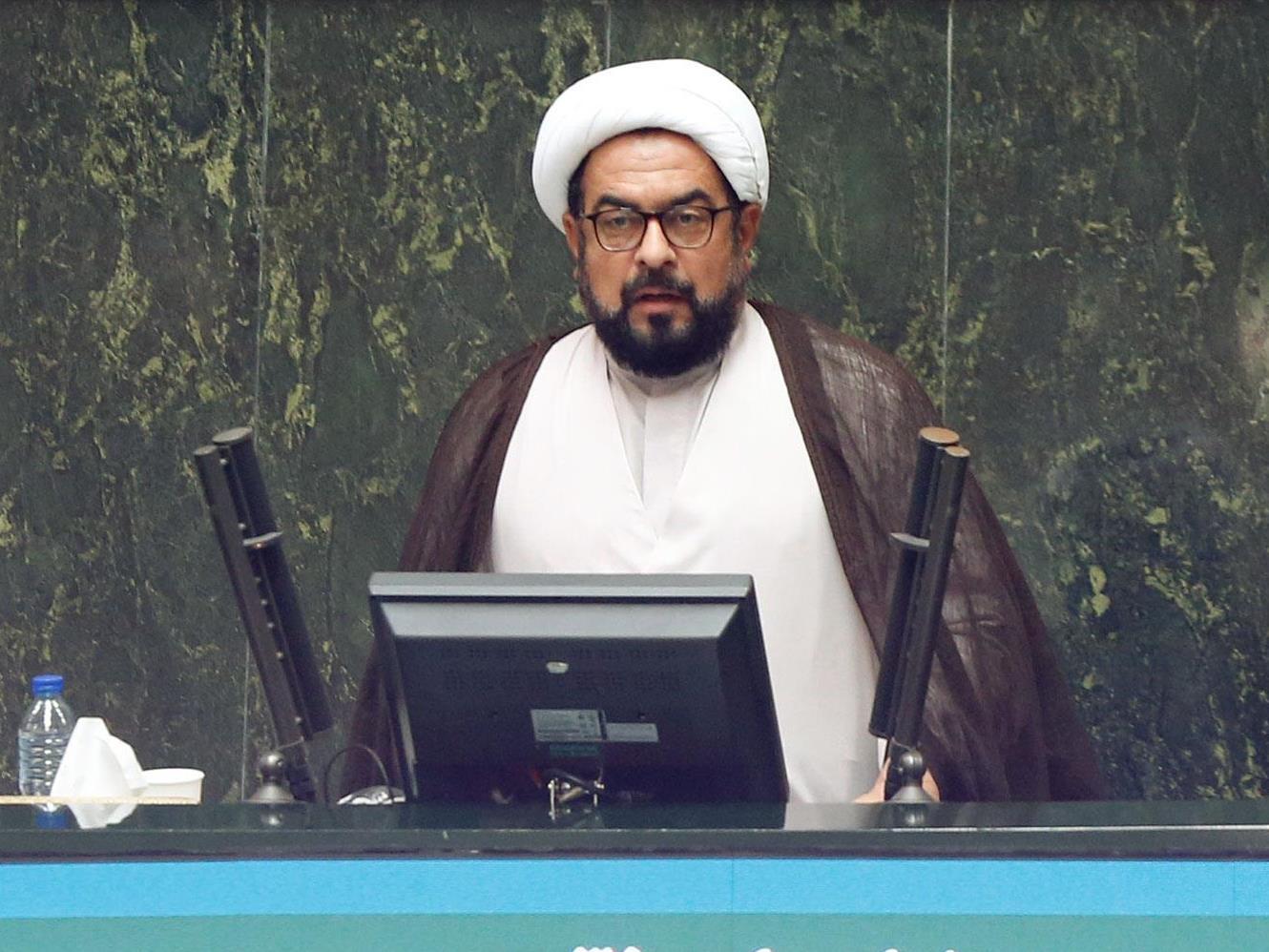 توضیح نماینده شادگان درباره سوءقصد به او: یک فرد جوان بطری بنزین ۲-۳ لیتری را روی من ریخت / می خواست بنده را آتش بزند اما فندک روشن نشد