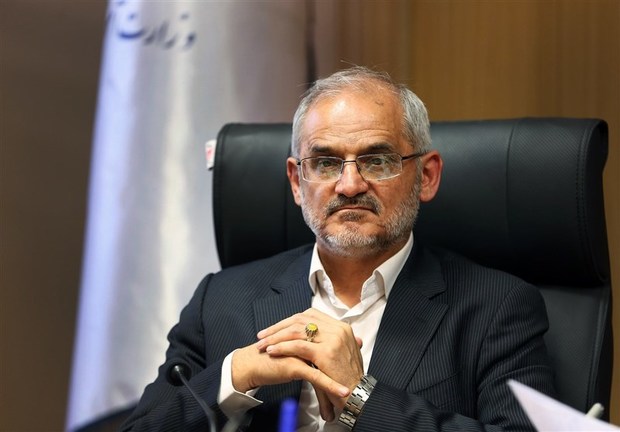  حاجی میرزایی، وزیر پیشین آموزش و پرورش: ​نظام حکمرانی متهم اصلی مهاجرت است/ خودمان را گول نزنیم، هیچکس اجبار در رفتار را نمی‌پذیرد/ برخی هنوز فکر می‌کنند باید به جای نسل جدید تصمیم بگیرند