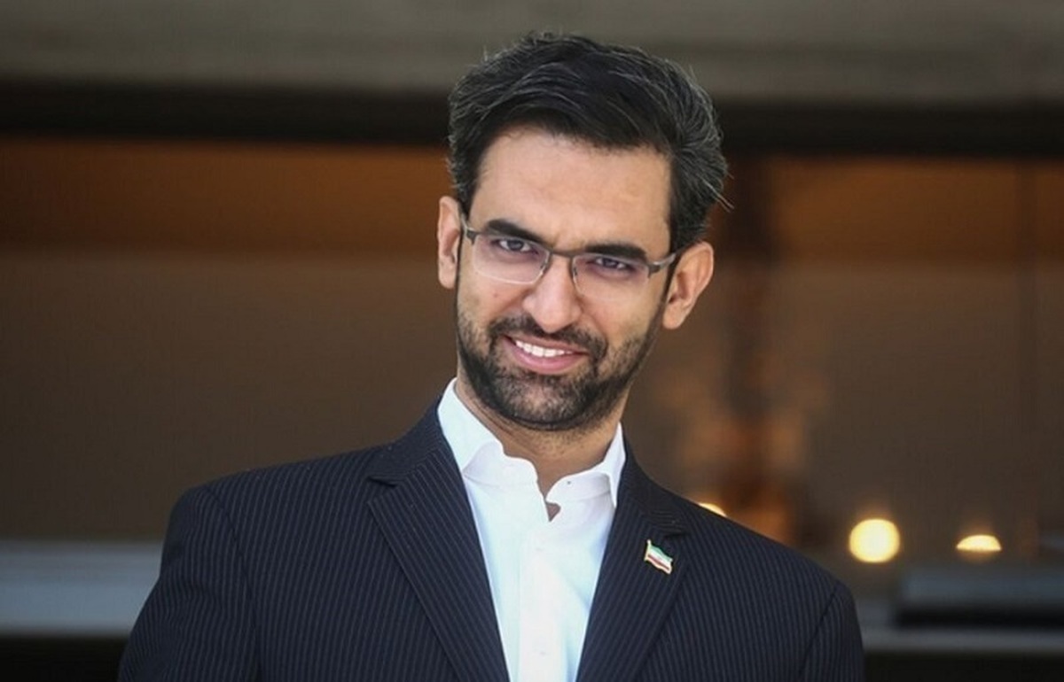  طعنه آذری جهرمی به لیست قالیباف و پایداری: آنچنان نوشته اند که لیست ائتلاف نهایی شد، انگار «ارنج» تیم ملی برزیل درآمده / شما با ادعای خیزش انقلابی و اقتصادی، یک واردات خودروی دست دوم برای مردم را هم نتوانستید به سرانجام برسانید