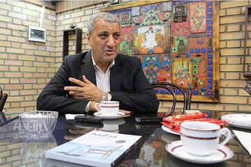  رجایی: قالیباف زیر تیغ «مصلحت» خالص سازهاست /ویترین انتخابات، تک محصولی و خلوت شده است /قشر خاکستری احتمالا به لاریجانی و روحانی روی خوش نشان بدهند