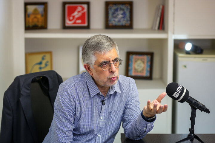 کنایه کرباسچی به سونامی کاندیداتوری در انتخابات ۱۴۰۳: استندآپ کمدی یا ثبت نام انتخابات؟