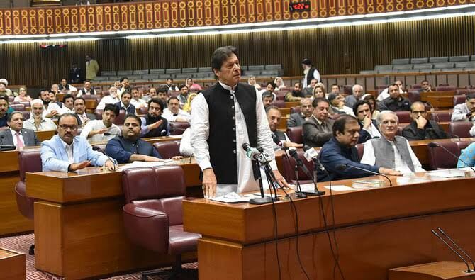  پارلمان پاکستان قبل از رای گیری درباره عدم اعتماد به عمران خان، منحل شد «