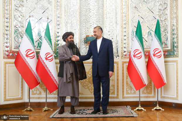  جزییات نشست وزیر خارجه ایران و هیات طالبان در تهران؛ از جمعیت چند میلیونی مهاجران افغانستانی در کشور تا موضوع آب و تأمین حقابه