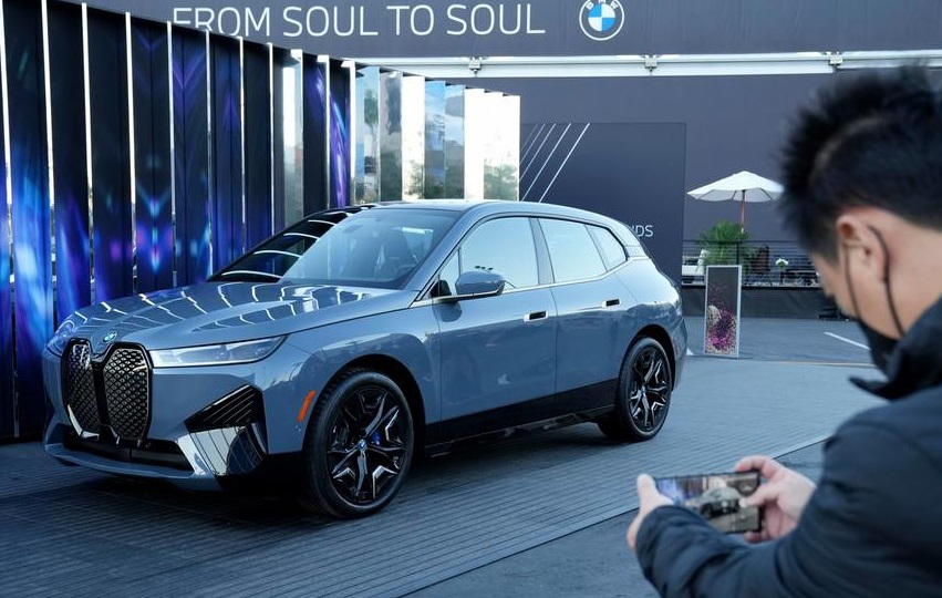  جدال مرسدس بنز و ب ام و در ساخت پیشرفته ترین خودرو برقی