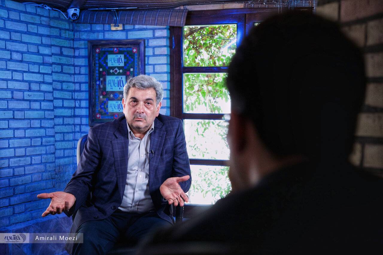  پیروز حناچی : ژاپنی‌ها گفتند با زلزله ۷ ریشتری، تهران ۴۰۰هزار کشته می‌دهد؛ نباید با چند روز تعطیلی تهرانی‌ها مثل جن‌زده‌ها فرار کنند